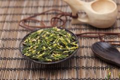 蓮子心泡水喝有什么好處？蓮子心泡水喝的功效[圖]