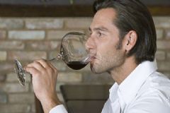 男性適量喝紅酒有什么好處？男性喝紅酒的好處有哪些？[圖]