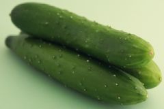吃黃瓜有什么好處和壞處？吃黃瓜的好處和壞處[圖]