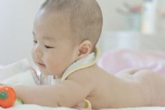 寶寶拉肚子屁股紅破皮怎么辦？寶寶腹瀉屁股紅了怎么緩解？[圖]