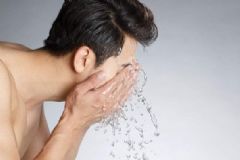 男士夜間如何護(hù)膚？男士夜間的護(hù)理方法有哪些？[圖]