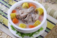 邊吃飯邊喝湯好嗎？吃飯喝湯好不好？[圖]