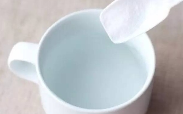 喝淡鹽水有什么好處？喝淡鹽水有什么好處和壞處？(1)