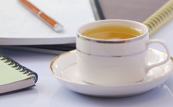 茶水能加蜂蜜嗎？茶水可以加蜂蜜嗎？(1)