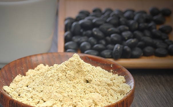 黑豆磨成粉能沖著喝嗎？黑豆磨成粉開水沖嗎？(1)
