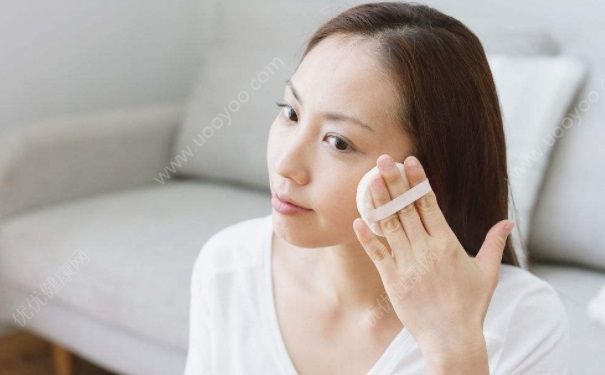 粉撲臟了應(yīng)該怎么辦？粉撲臟了以后要如何清洗？(1)