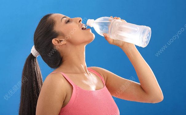 喝水真的能減肥嗎？怎么正確喝水能減肥？(1)