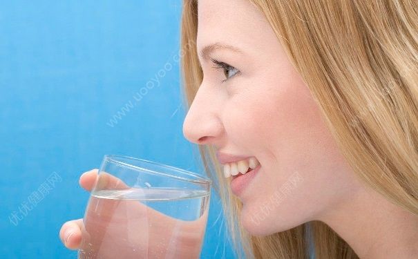 秋冬季節(jié)用什么護(hù)膚產(chǎn)品好？適合秋冬季節(jié)的護(hù)膚產(chǎn)品有哪些？(1)