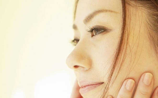 如何有效的美白護(hù)膚？怎樣擁有白皙透亮的肌膚？(1)