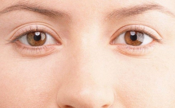 冬季眼袋怎么消除？冬季消除眼袋的方法有哪些？(1)