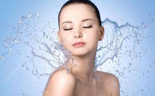 控油有什么誤區(qū)？油性皮膚應(yīng)該怎么改善？(1)