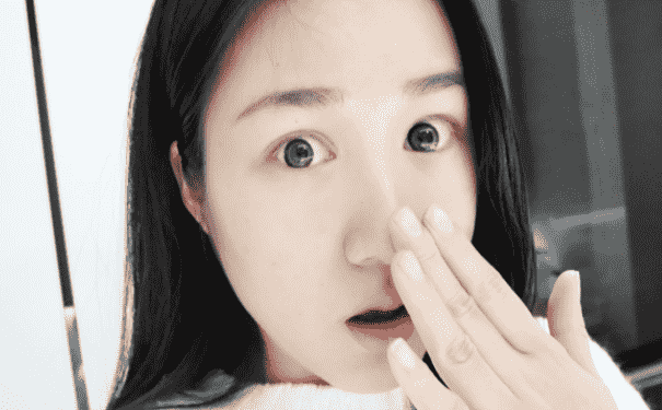 錯(cuò)誤的去黑頭的方法有哪些？怎樣去黑頭是不正確的？(1)