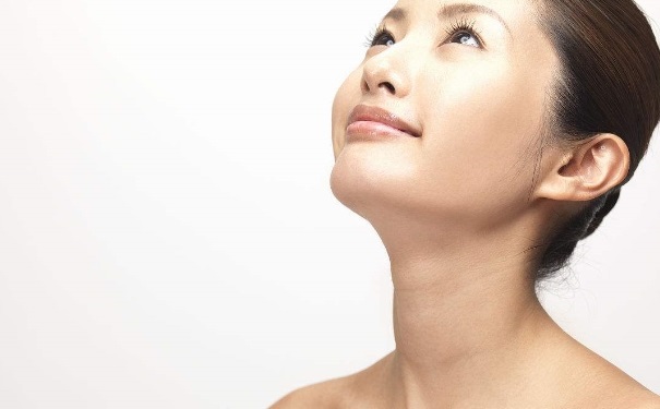 清晨護(hù)膚的步驟有哪些？早上如何做護(hù)膚養(yǎng)顏？(1)