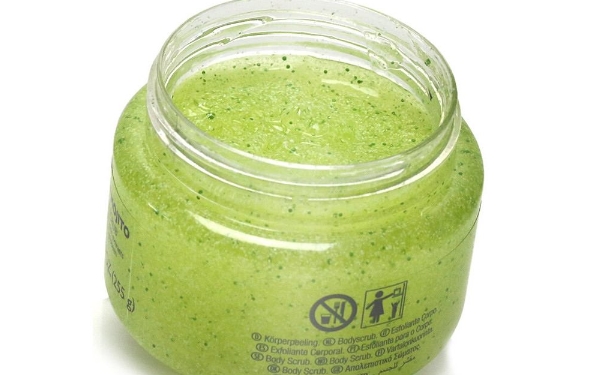 磨砂膏能當洗面奶用嗎？磨砂膏和洗面奶的區(qū)別有哪些？(1)