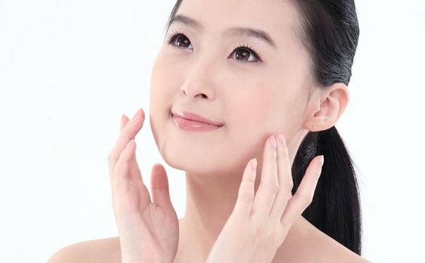 睡前護(hù)膚小技巧有哪些？睡前如何美容護(hù)膚好？(1)