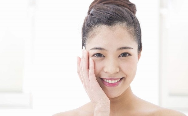 冬季嘴唇干裂怎么辦呢？如何DIY唇膜護(hù)唇？(1)