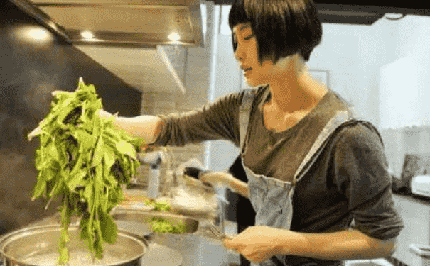 油煙對(duì)女性的危害有哪些？廚房油煙會(huì)對(duì)女性造成什么傷害？(1)