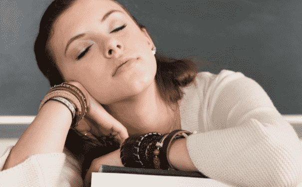 女性睡眠不足有什么危害？女人睡眠不足的危害有哪些？(1)
