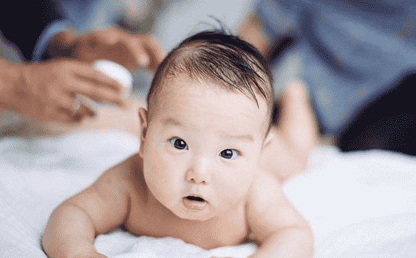 冬季寶寶洗澡注意事項是什么？寶寶什么時間不能洗澡？(1)
