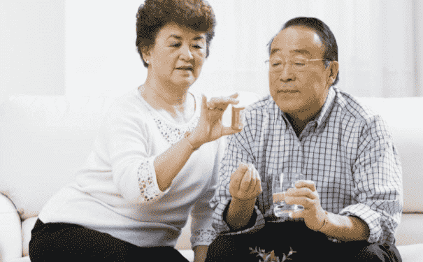 老人用藥要遵循哪些原則？老人用藥遵循的原則有哪些？(1)