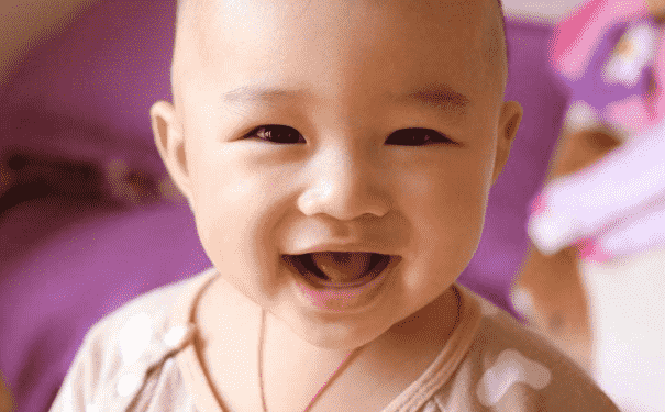寶寶鼻出血的原因是什么造成的？家長應(yīng)該如何處理鼻出血？(1)