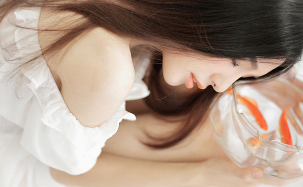 乳房發(fā)癢是怎么回事？為什么胸部會(huì)感覺(jué)很癢？(1)