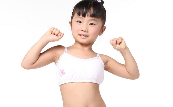 女孩什么時(shí)候穿文胸比較好？發(fā)育期女孩穿什么內(nèi)衣？(1)