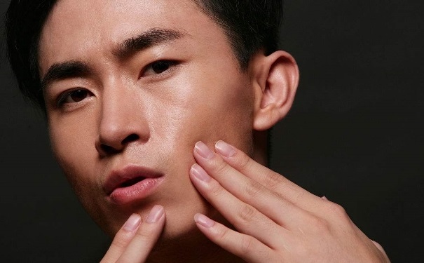 男性護(hù)膚要選擇什么？男士肌膚有哪些不同類型？(1)