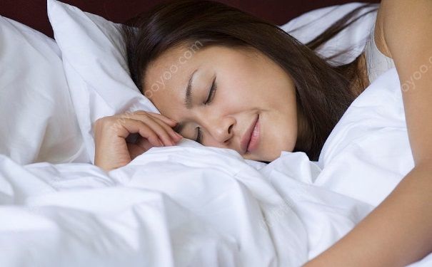 冬天睡覺可以穿內(nèi)衣嗎？冬天女性睡覺穿內(nèi)衣好不好？(4)