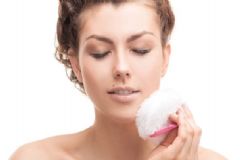 不同年齡女性如何保養(yǎng)皮膚？女人多吃什么對皮膚好？[圖]