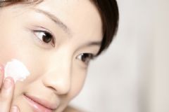 女性日常皮膚如何護(hù)理？女性皮膚的護(hù)理方法有哪些？[圖]