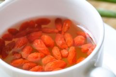 枸杞子泡水喝有壞處嗎？枸杞子泡水喝的害處有哪些？[圖]