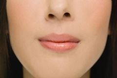 唇部該怎么護(hù)理？唇部脫皮該怎么辦？[圖]