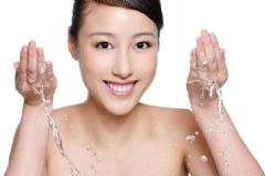冬季洗臉護膚的誤區(qū)有哪些？冬季洗臉有哪些需要注意的地方？[圖]