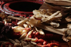 怎么用中藥自制美白面膜？有哪些中藥材祛斑效果好？[圖]
