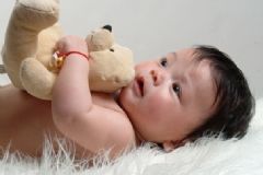 寶寶不會(huì)翻身是什么原因？寶寶不會(huì)翻身怎么辦呢？[圖]