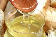 開(kāi)水泡蜂蜜會(huì)怎樣？用什么水泡蜂蜜好？[圖]