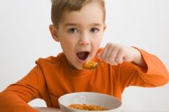 怎么完善孩子飲食營養(yǎng)？怎么補充孩子日常飲食營養(yǎng)？[圖]