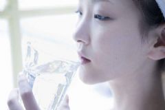 怎樣喝水才能美容養(yǎng)顏？喝水的好處有哪些呢？[圖]