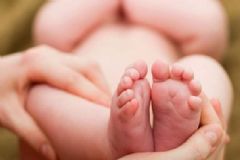 新生兒大小便次數(shù)多少正常？新生兒大小便次應該是怎樣的？[圖]
