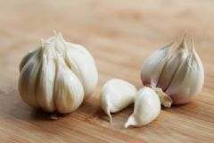 大蒜不能和啥一起吃？大蒜不能和什么食物同食用？[圖]