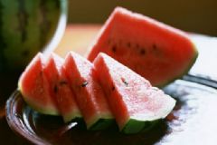 西瓜吃多了會怎么樣？西瓜吃多了有什么壞處？[圖]