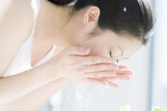 晚上怎么保養(yǎng)臉部皮膚？干性皮膚晚上怎么保養(yǎng)？[圖]