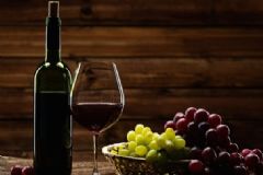 晚上喝紅酒有什么好處？晚上睡覺喝紅酒好嗎？[圖]