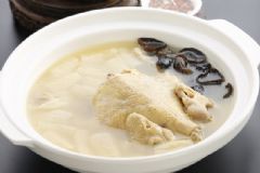 雞湯和雞肉哪種營養(yǎng)高？雞湯營養(yǎng)還是雞肉營養(yǎng)？[圖]