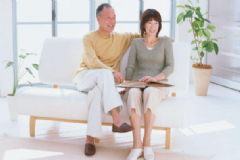 老年人雙腿浮腫怎么辦？老年人雙腿浮腫如何消腫？[圖]