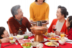 老人吃肉的好處有哪些？老人吃點(diǎn)肉有什么好處？[圖]