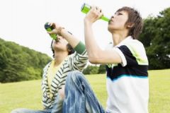 15歲喝酒會怎么樣？15歲喝酒對身體有什么危害？[多圖]