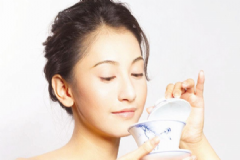 經(jīng)期排毒吃什么？女人經(jīng)期不可以做什么？[圖]