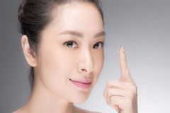 經(jīng)常帶隱形眼鏡有什么危害？長期佩戴隱形眼鏡有什么壞處？[圖]